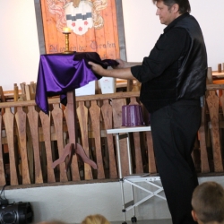 0235_20151004_1425731046